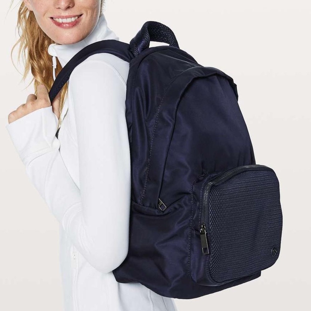 Lululemon Everywhere Backpack Mesh navy